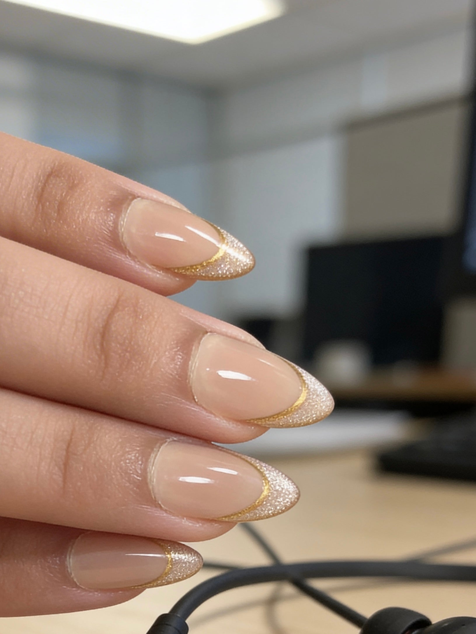 Nude with Cat eye tips